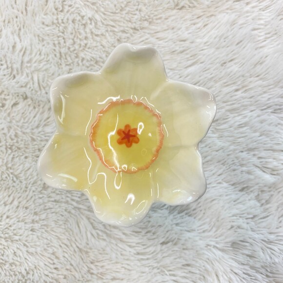 Vintage Porcelain Ceramic White Rabbit Flower Candle Holder Kitsch Cute - Picture 5 of 7